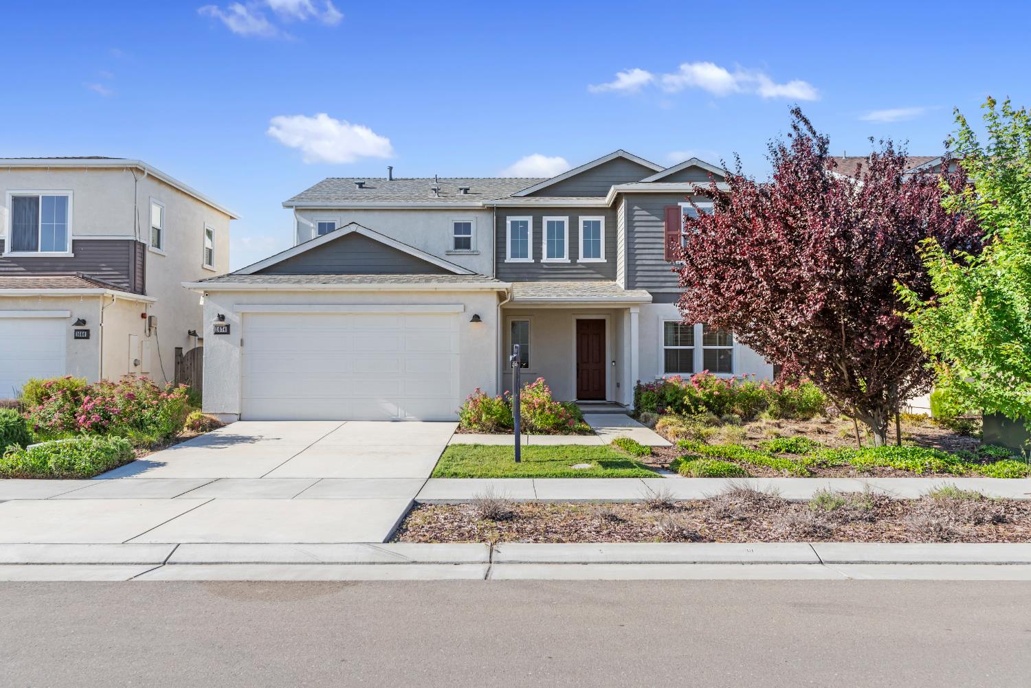 Detail Gallery Image 2 of 48 For 1674 Locksley Dr, Lathrop,  CA 95330 - 4 Beds | 3 Baths