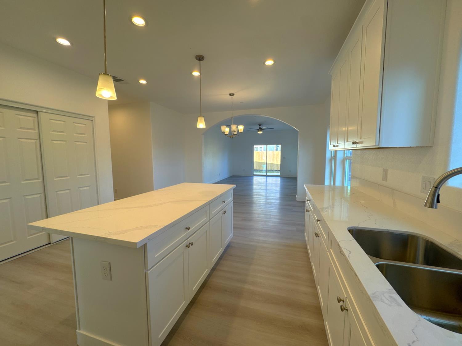 Detail Gallery Image 10 of 37 For 4825 36th St, Sacramento,  CA 95820 - 3 Beds | 2 Baths