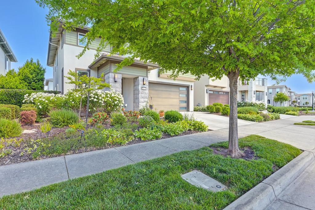 Detail Gallery Image 4 of 52 For 4432 Juneberry Dr, Sacramento,  CA 95834 - 3 Beds | 2/1 Baths