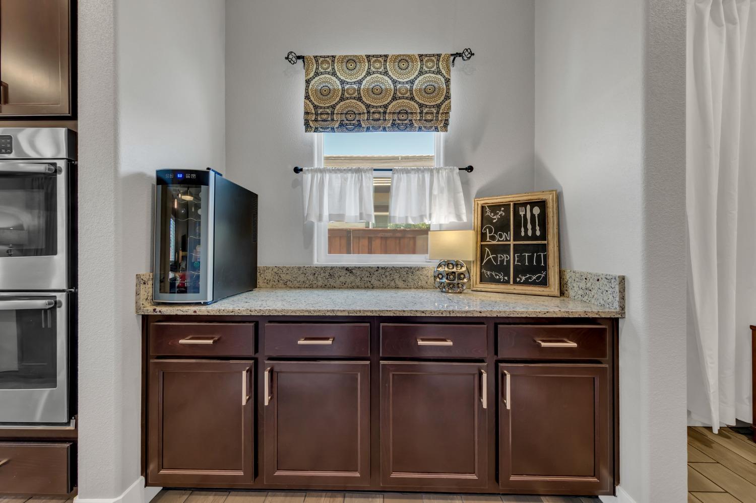 Detail Gallery Image 14 of 48 For 368 Olivadi Way, Sacramento,  CA 95834 - 3 Beds | 2/1 Baths