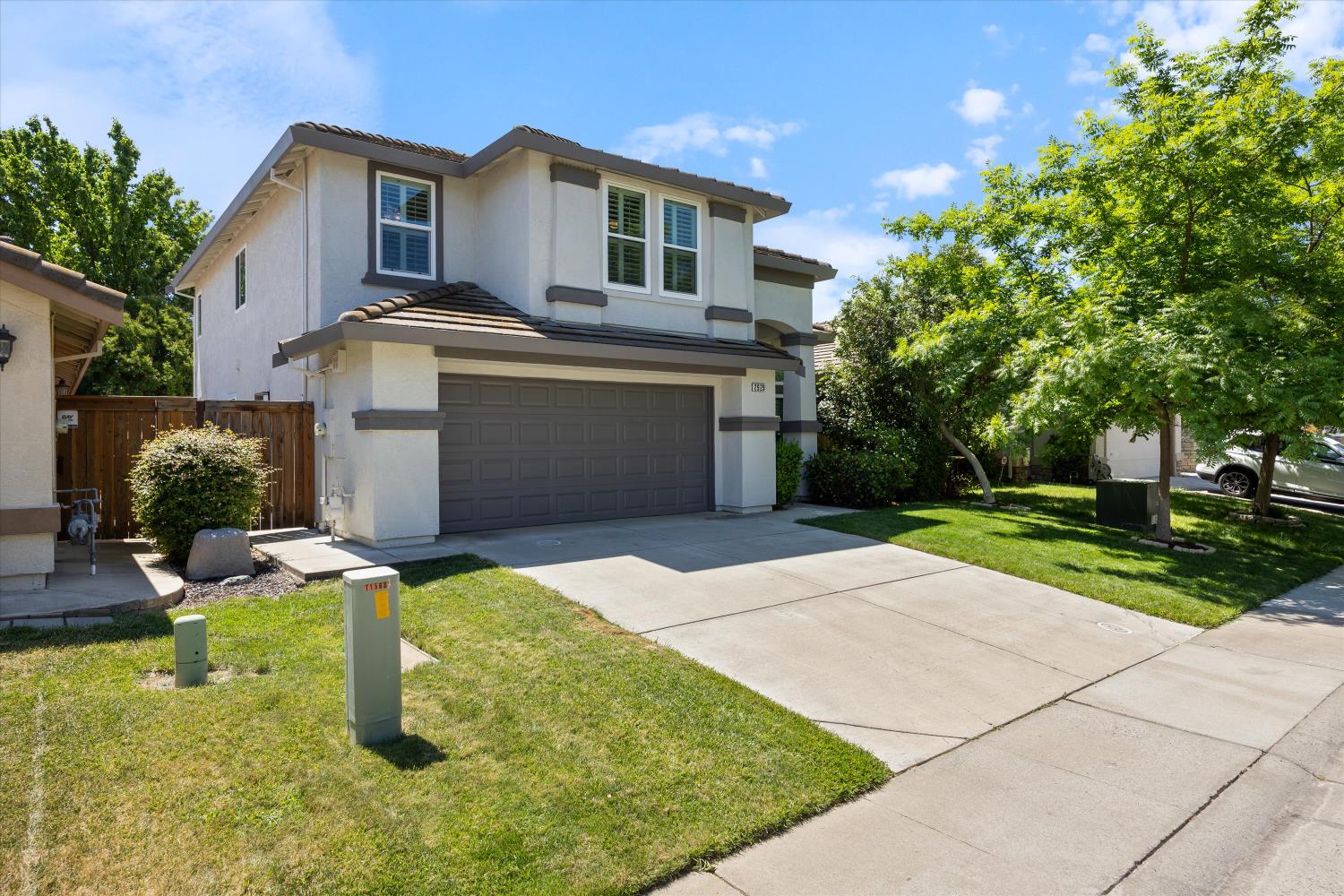 Detail Gallery Image 2 of 40 For 2929 Turnbuckle Cir, Elk Grove,  CA 95758 - 4 Beds | 2/1 Baths