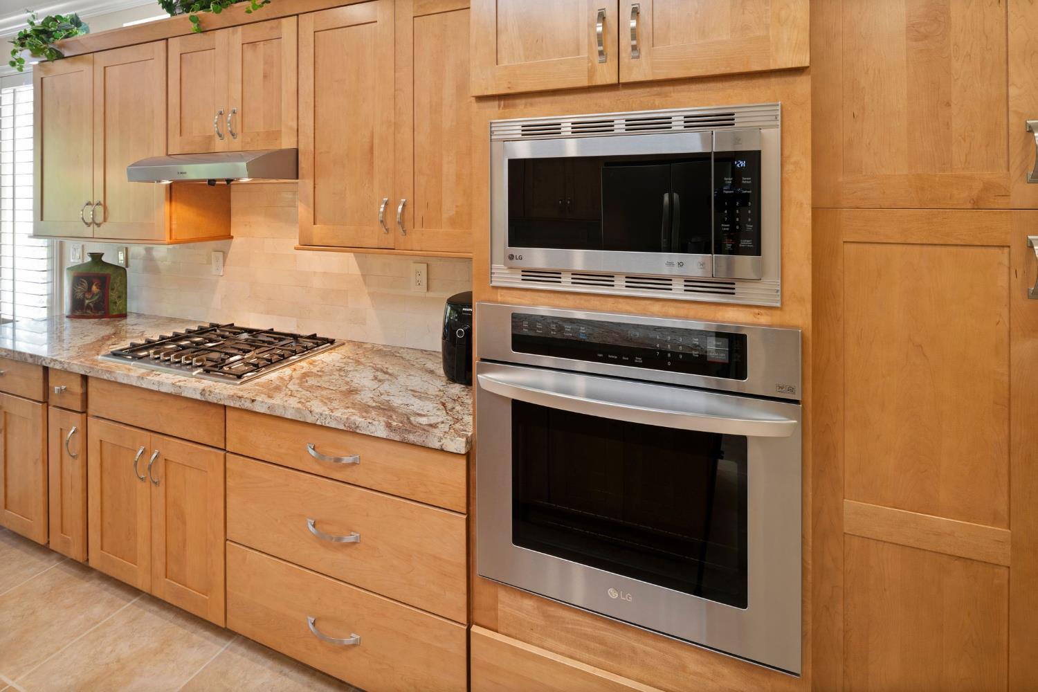 Detail Gallery Image 18 of 55 For 1736 Stone House Ln, Lincoln,  CA 95648 - 2 Beds | 2 Baths