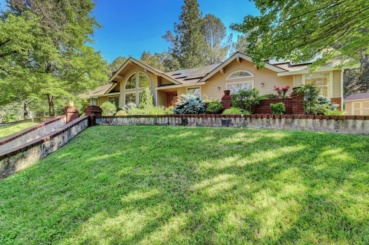 Detail Gallery Image 73 of 99 For 16949 Round Valley Cir, Grass Valley,  CA 95949 - 3 Beds | 2/1 Baths