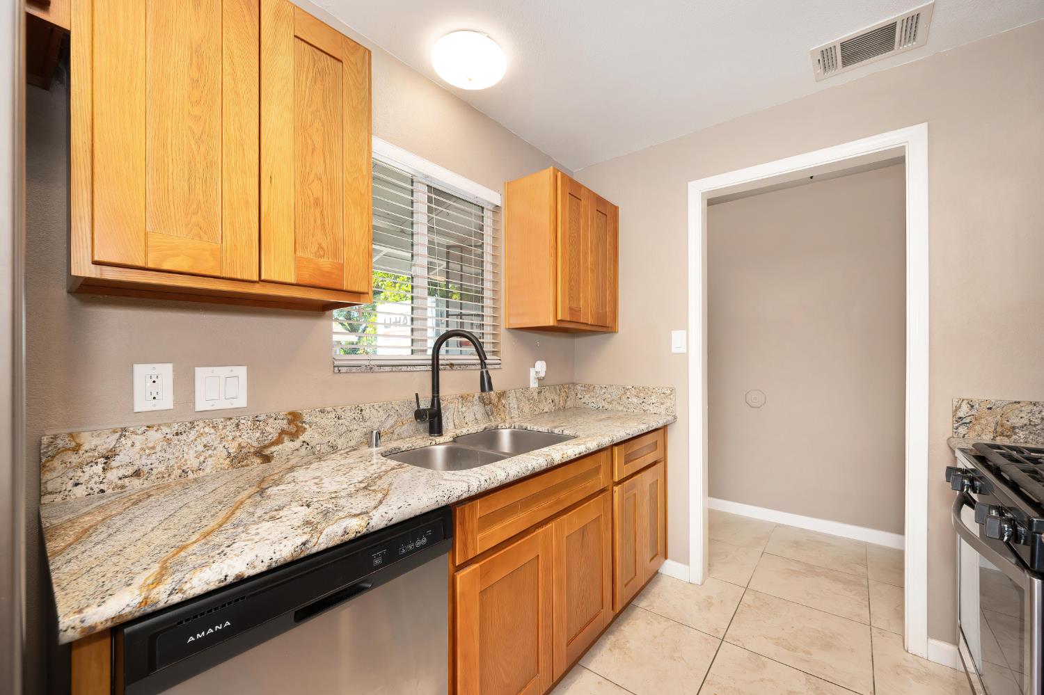 Detail Gallery Image 11 of 39 For 5732 Dewey Drive, Fair Oaks,  CA 95628 - 3 Beds | 1 Baths
