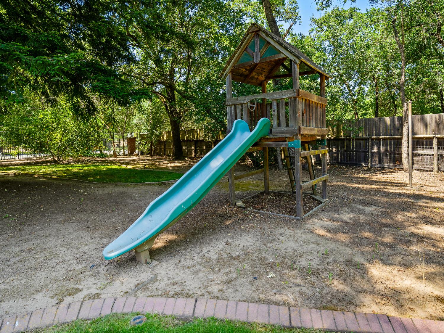 Detail Gallery Image 66 of 85 For 6809 Stanley Ave, Carmichael,  CA 95608 - 5 Beds | 4 Baths