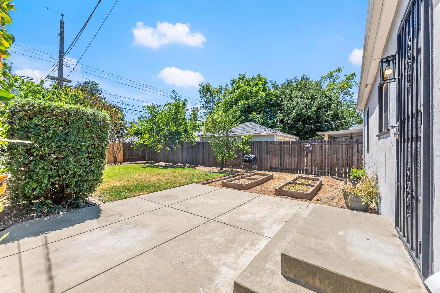 Detail Gallery Image 31 of 51 For 3914 12th Ave, Sacramento,  CA 95817 - 2 Beds | 1 Baths