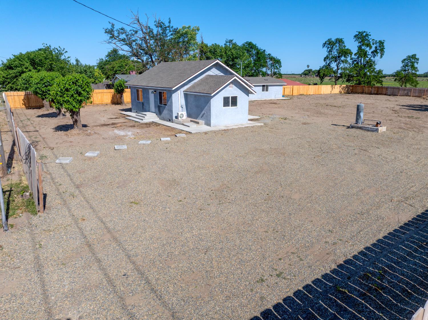 Detail Gallery Image 2 of 21 For 12337 W Main St, Turlock,  CA 95380 - 1 Beds | 2 Baths