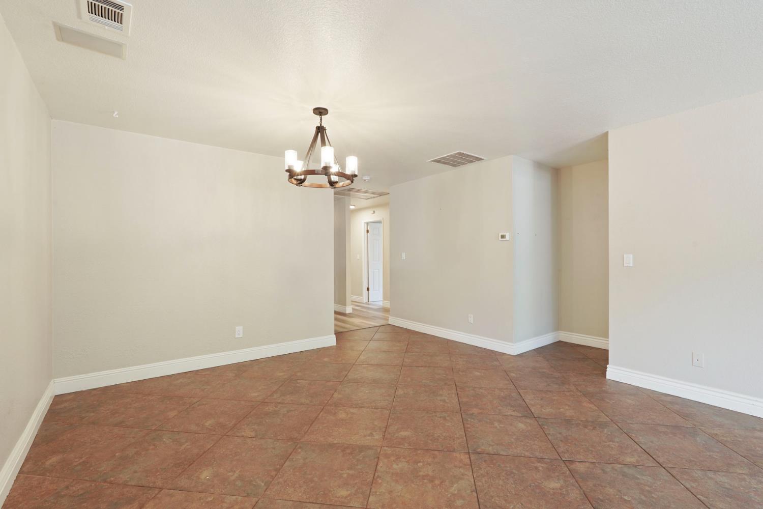 Detail Gallery Image 19 of 43 For 2903 Raintree Ct., Stockton,  CA 95219 - 3 Beds | 2 Baths