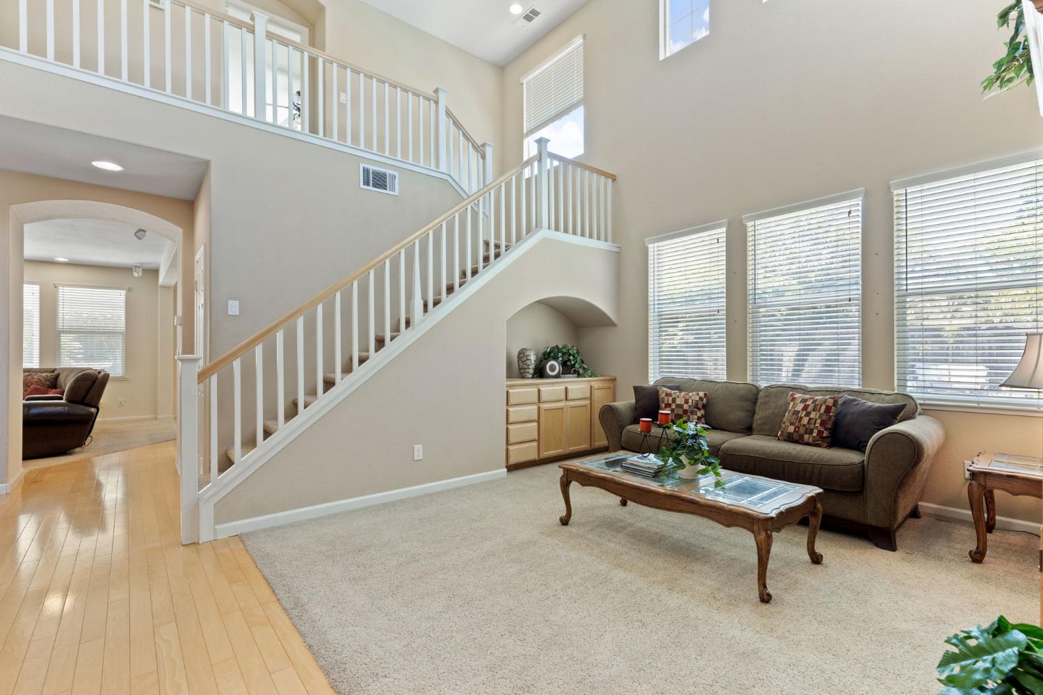 Detail Gallery Image 3 of 37 For 1931 Sanderling Ct, Rocklin,  CA 95765 - 5 Beds | 3 Baths