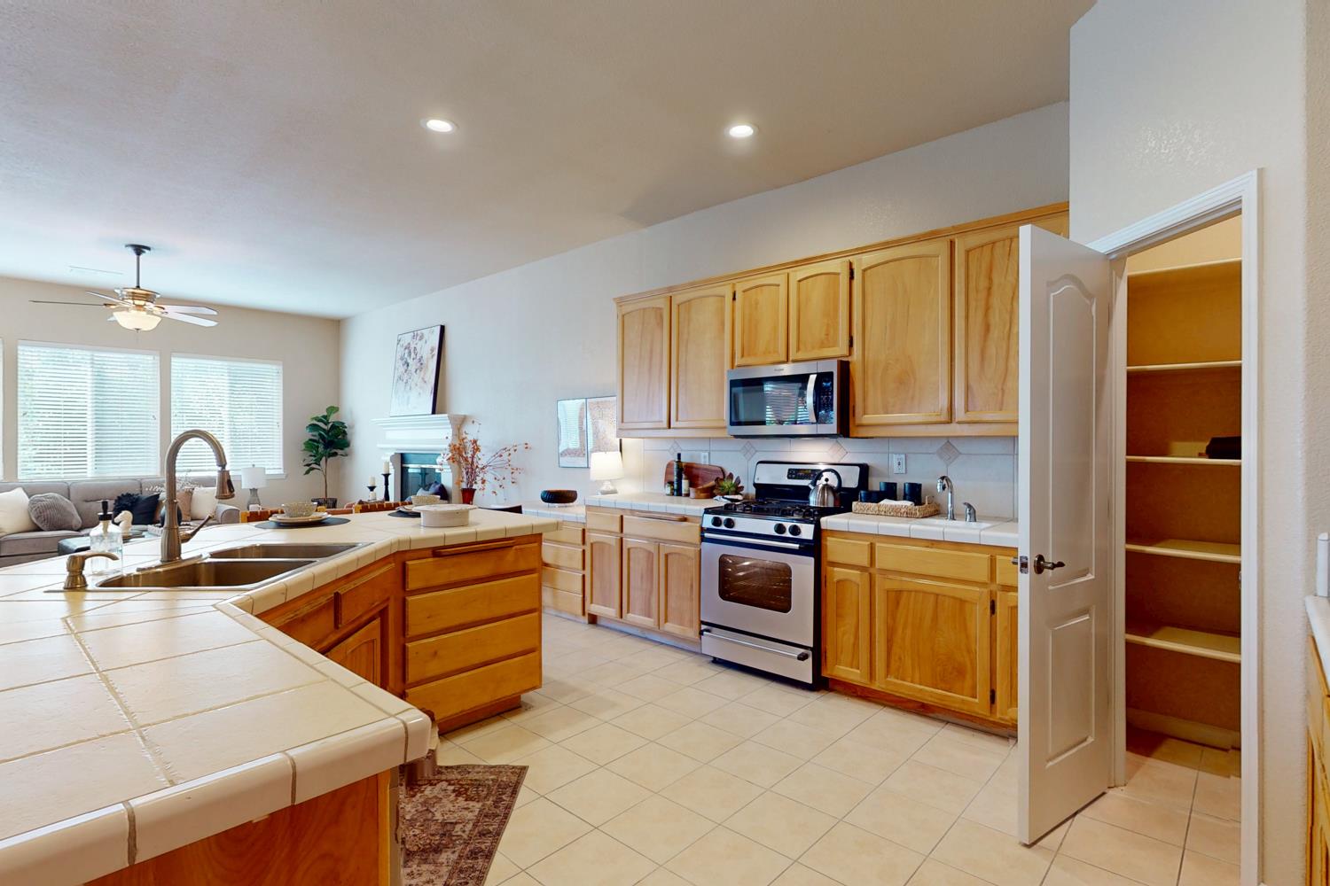 Detail Gallery Image 58 of 76 For 1868 Kendall Ct, Yuba City,  CA 95993 - 4 Beds | 2/1 Baths