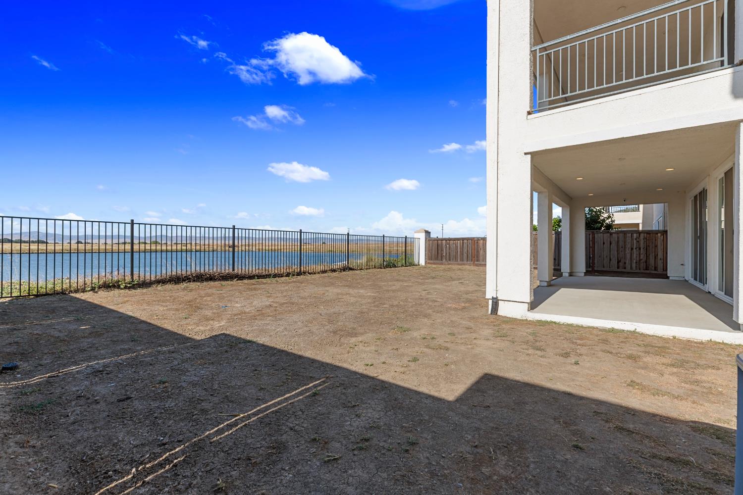 Detail Gallery Image 38 of 48 For 1674 Locksley Dr, Lathrop,  CA 95330 - 4 Beds | 3 Baths