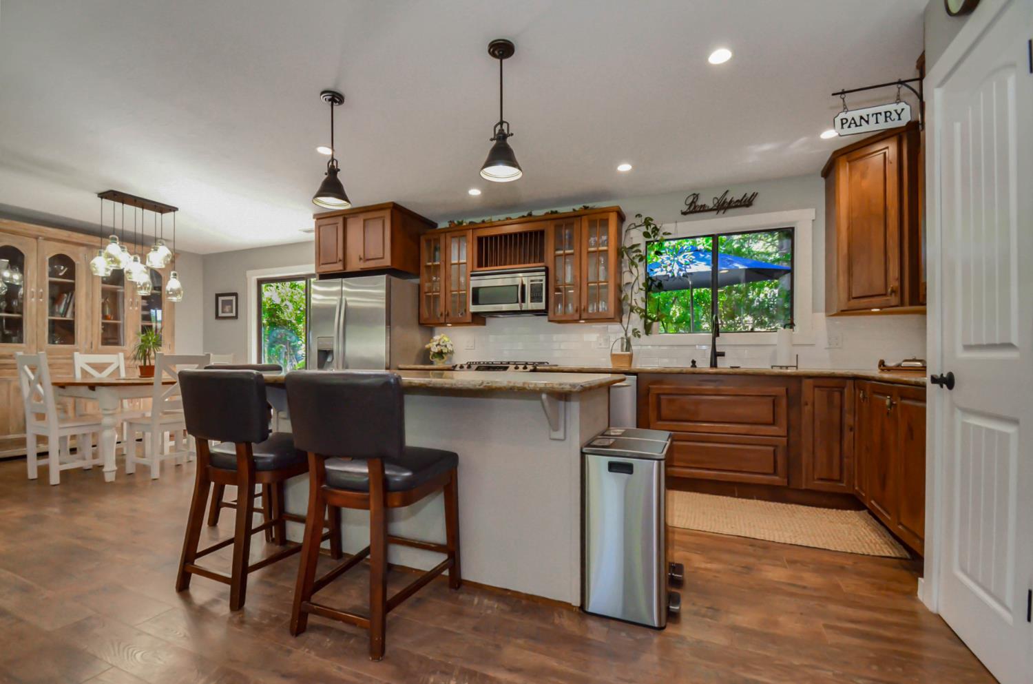 Detail Gallery Image 16 of 68 For 10376 Tabeaud Rd, Pine Grove,  CA 95665 - 3 Beds | 3 Baths