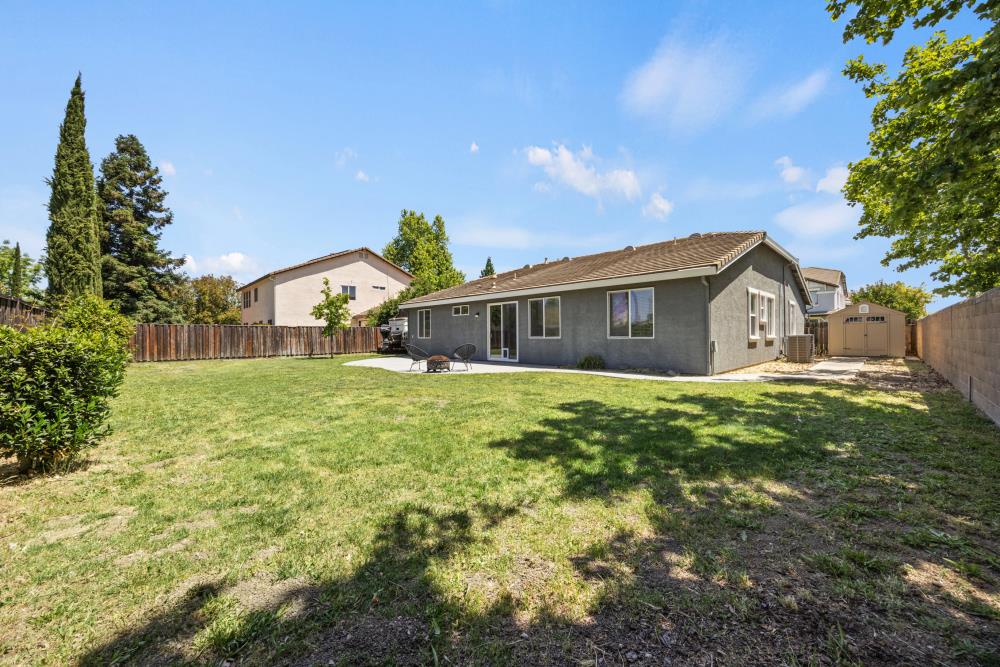 Detail Gallery Image 3 of 51 For 224 Lenader Ct, Roseville,  CA 95747 - 4 Beds | 2 Baths