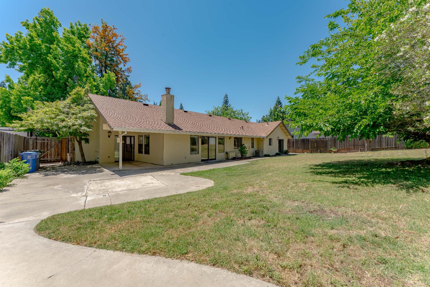 Detail Gallery Image 33 of 41 For 241 Randall Dr, Folsom,  CA 95630 - 3 Beds | 2 Baths