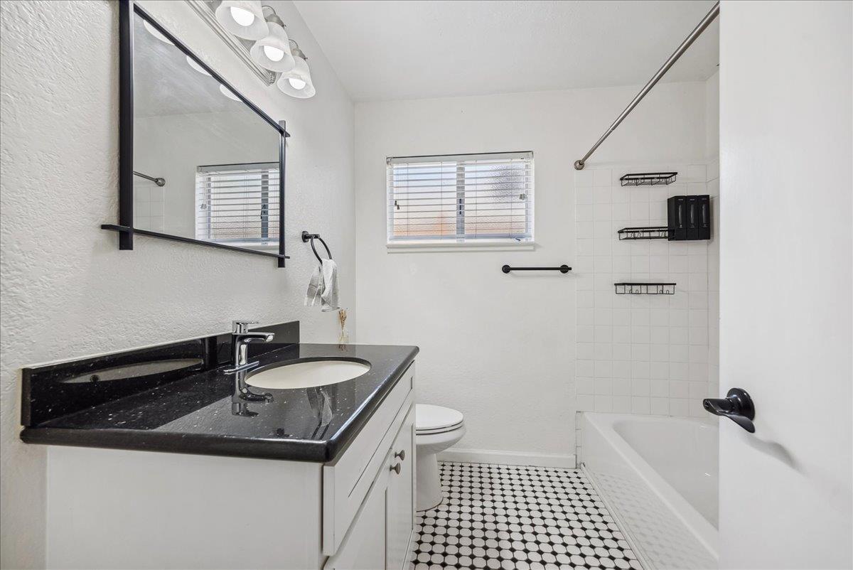 Detail Gallery Image 20 of 36 For 817 Oakland Ave, Roseville,  CA 95678 - 3 Beds | 1/1 Baths