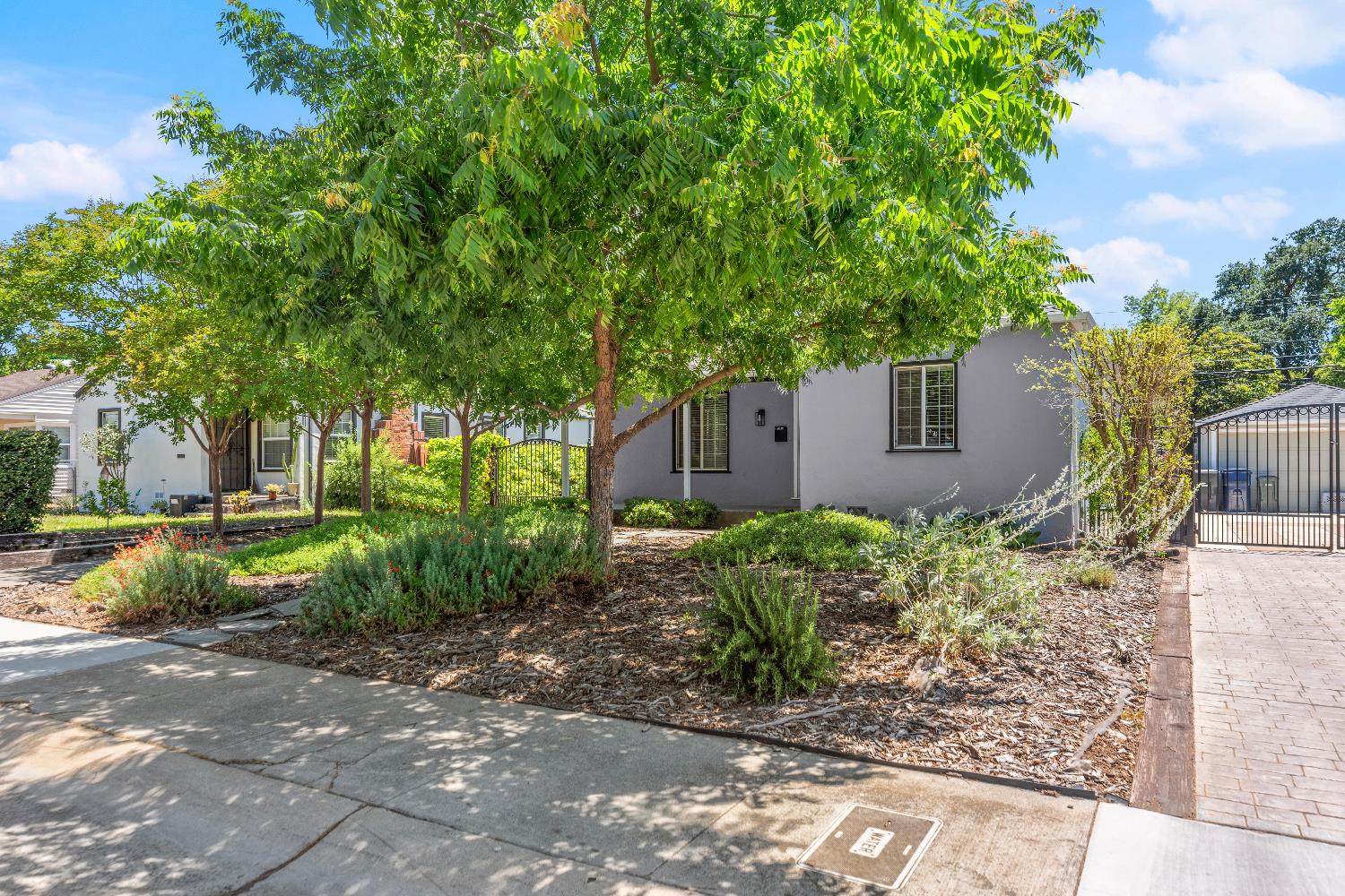 Detail Gallery Image 49 of 51 For 3914 12th Ave, Sacramento,  CA 95817 - 2 Beds | 1 Baths
