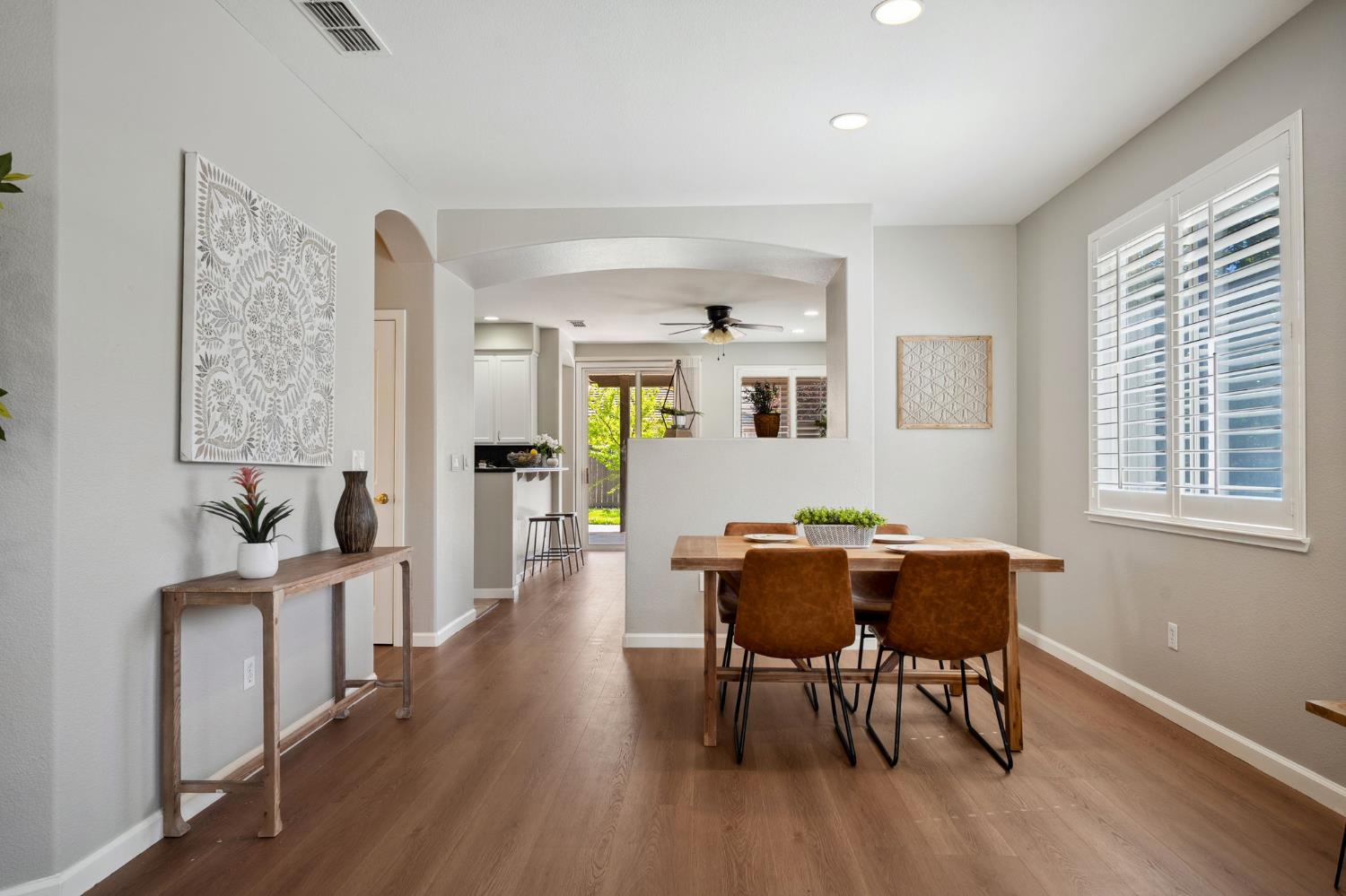 Detail Gallery Image 10 of 30 For 2192 Sherington Way, Sacramento,  CA 95835 - 3 Beds | 2 Baths