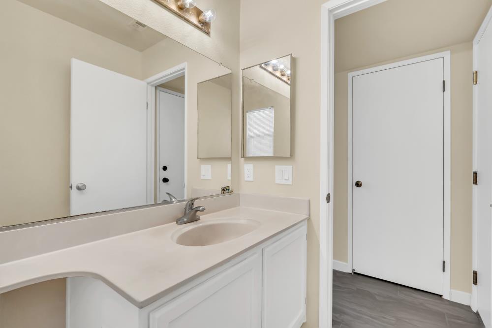 Detail Gallery Image 21 of 46 For 9004 Beryl Creek Way, Elk Grove,  CA 95758 - 3 Beds | 2/1 Baths