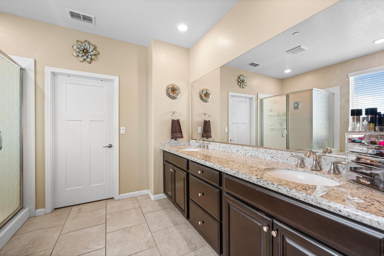 Detail Gallery Image 31 of 44 For 4811 Copper Sunset Way, Rancho Cordova,  CA 95742 - 5 Beds | 3 Baths