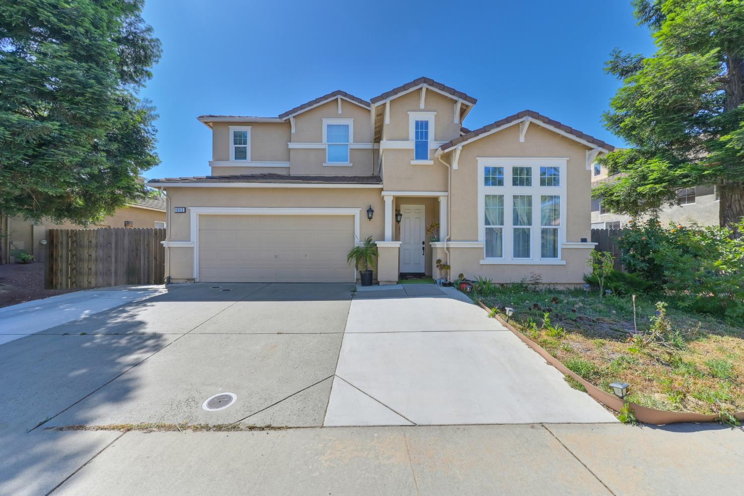Detail Gallery Image 1 of 42 For 10112 Nebbiolo Ct, Elk Grove,  CA 95624 - 4 Beds | 3 Baths