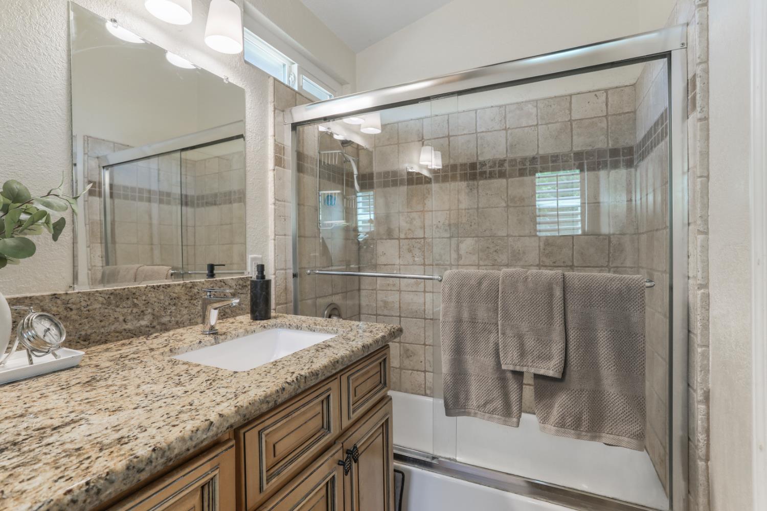 Detail Gallery Image 27 of 36 For 280 Arroyo Hondo Cir, Tracy,  CA 95376 - 3 Beds | 2/1 Baths