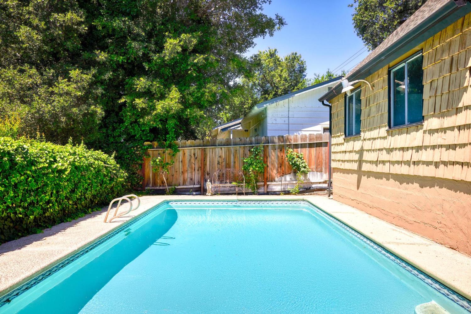 Detail Gallery Image 35 of 58 For 2028 Scenic Dr, Modesto,  CA 95355 - 3 Beds | 3 Baths