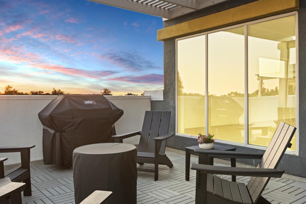 Detail Gallery Image 42 of 73 For 451 Tailoff Ln #401,  Sacramento,  CA 95818 - 2 Beds | 3 Baths