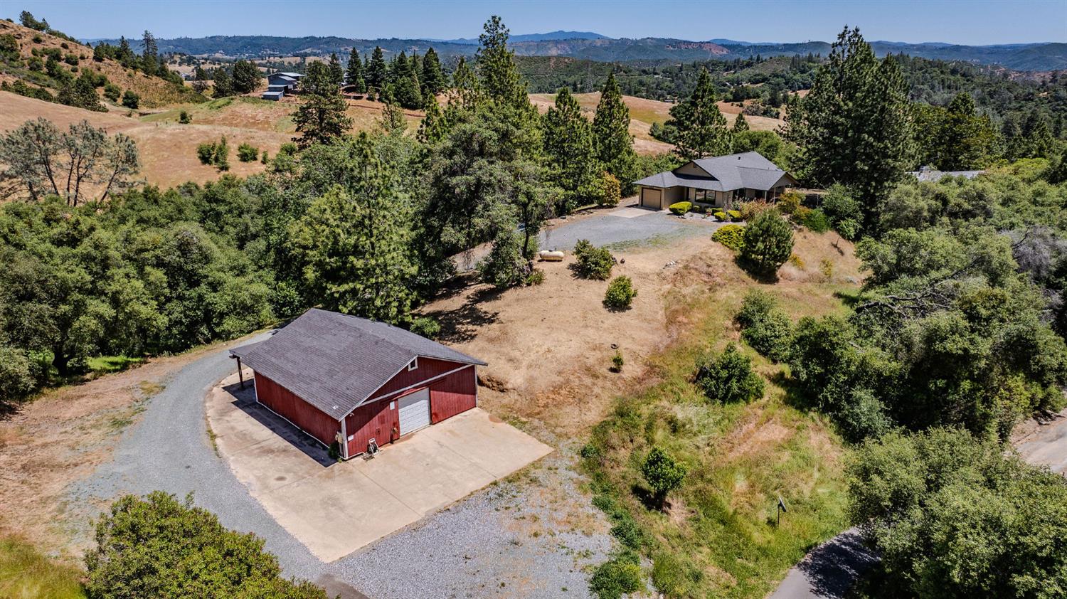 Detail Gallery Image 4 of 61 For 6816 Italian Vista Ct, Mokelumne Hill,  CA 95245 - 3 Beds | 2 Baths