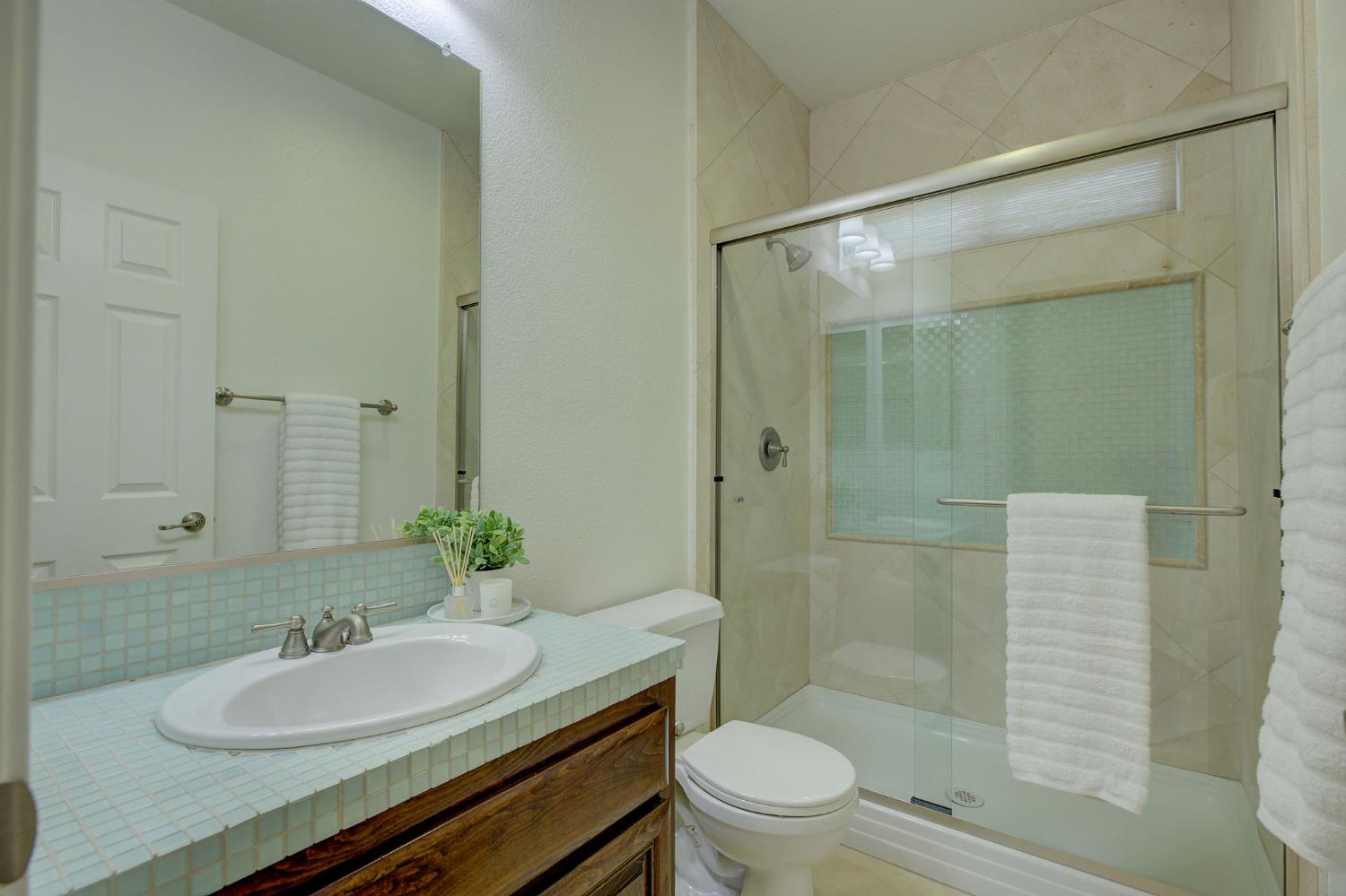 Detail Gallery Image 21 of 43 For 2229 Eastwood Dr, Roseville,  CA 95747 - 4 Beds | 3 Baths