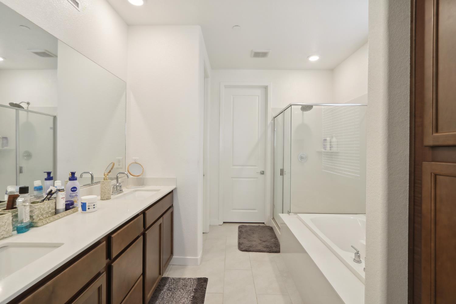 Detail Gallery Image 21 of 37 For 8628 Lakha Cir, Sacramento,  CA 95828 - 4 Beds | 2 Baths