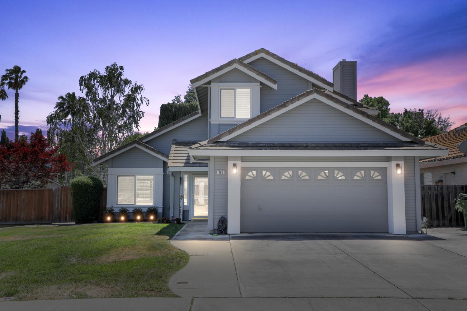 Detail Gallery Image 1 of 36 For 280 Arroyo Hondo Cir, Tracy,  CA 95376 - 3 Beds | 2/1 Baths