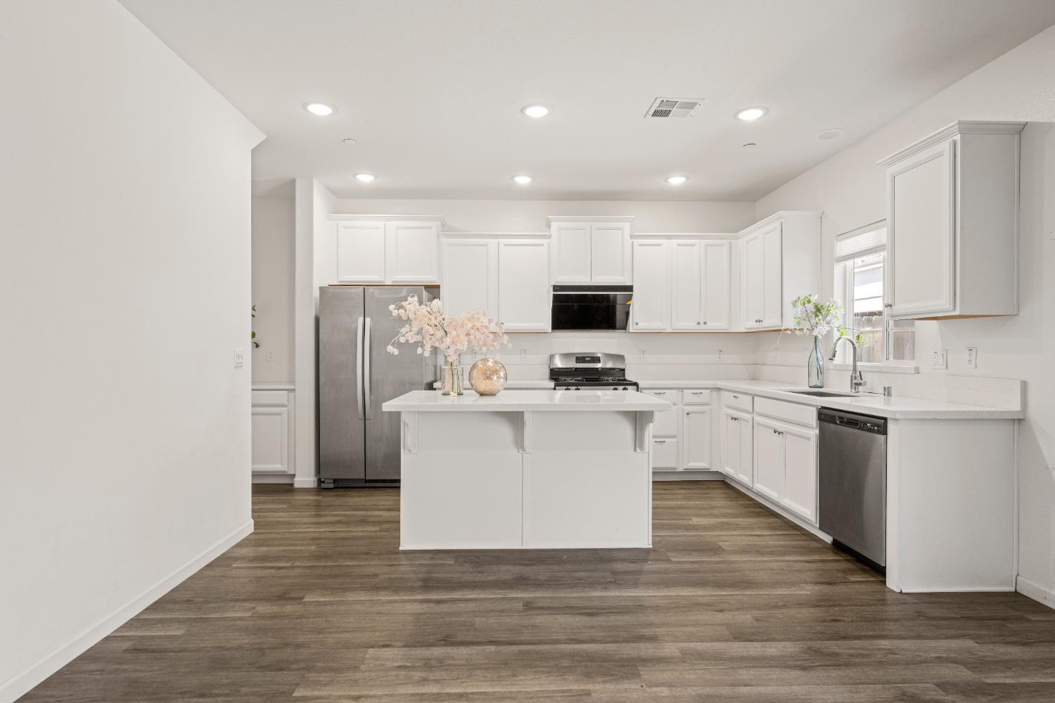 Detail Gallery Image 12 of 28 For 3064 Sky Watch Way, Roseville,  CA 95747 - 4 Beds | 3 Baths