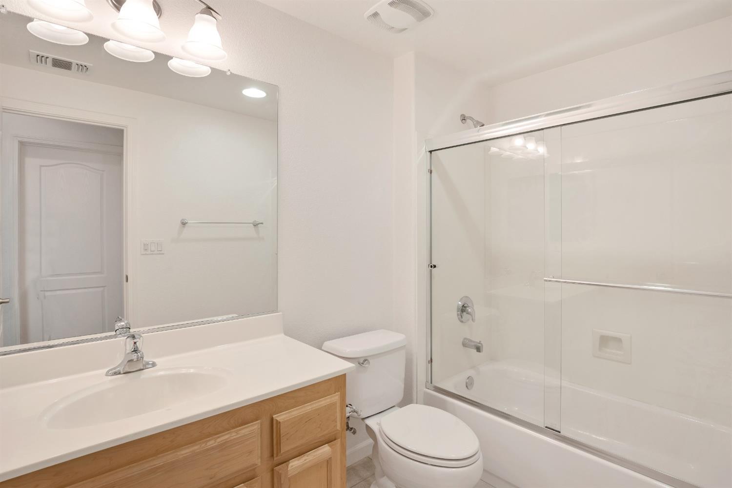 Detail Gallery Image 33 of 37 For 1708 Camino Real Way, Roseville,  CA 95747 - 3 Beds | 3/1 Baths