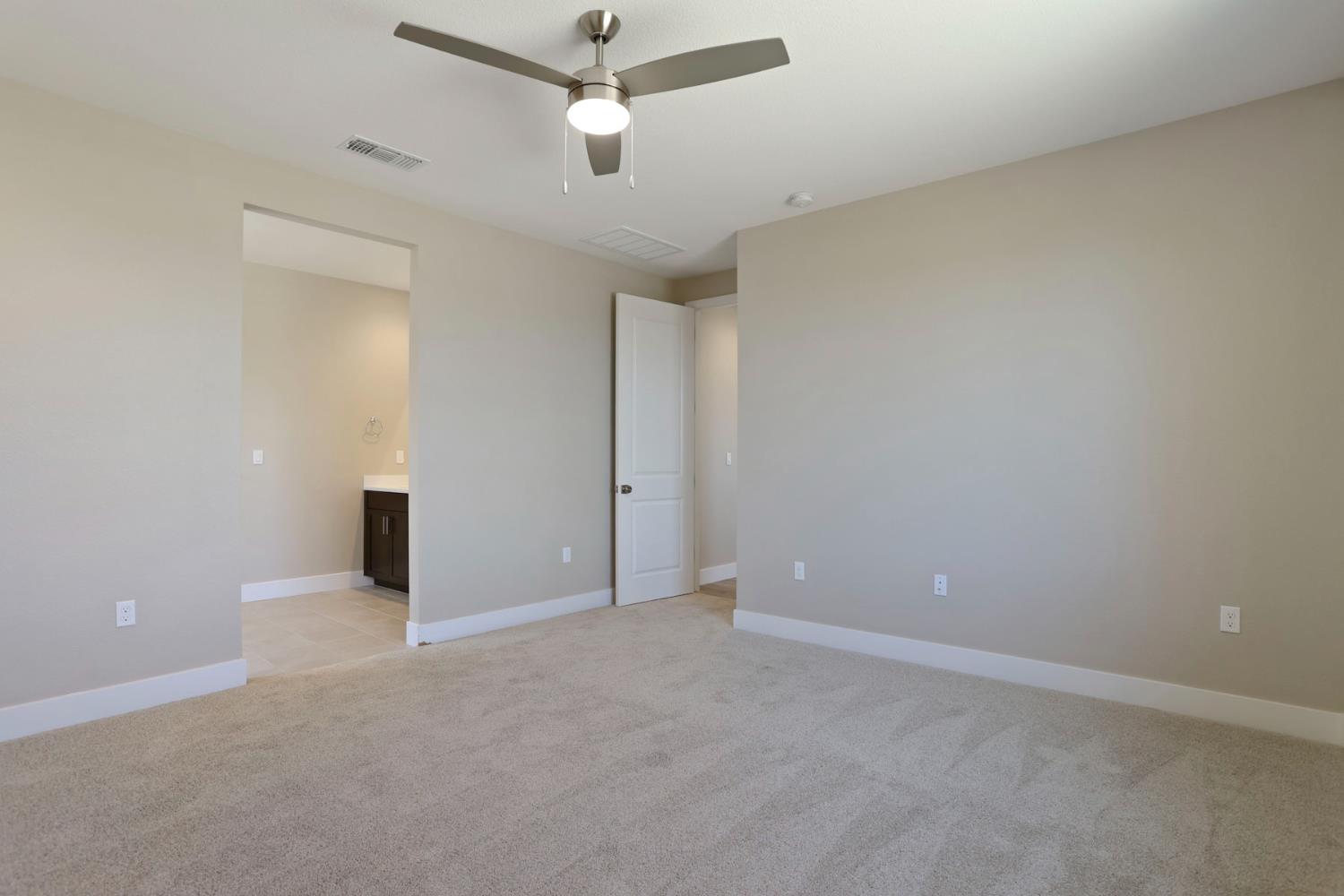 Detail Gallery Image 15 of 34 For 2176 Enchantment Dr, Manteca,  CA 95337 - 3 Beds | 2/1 Baths