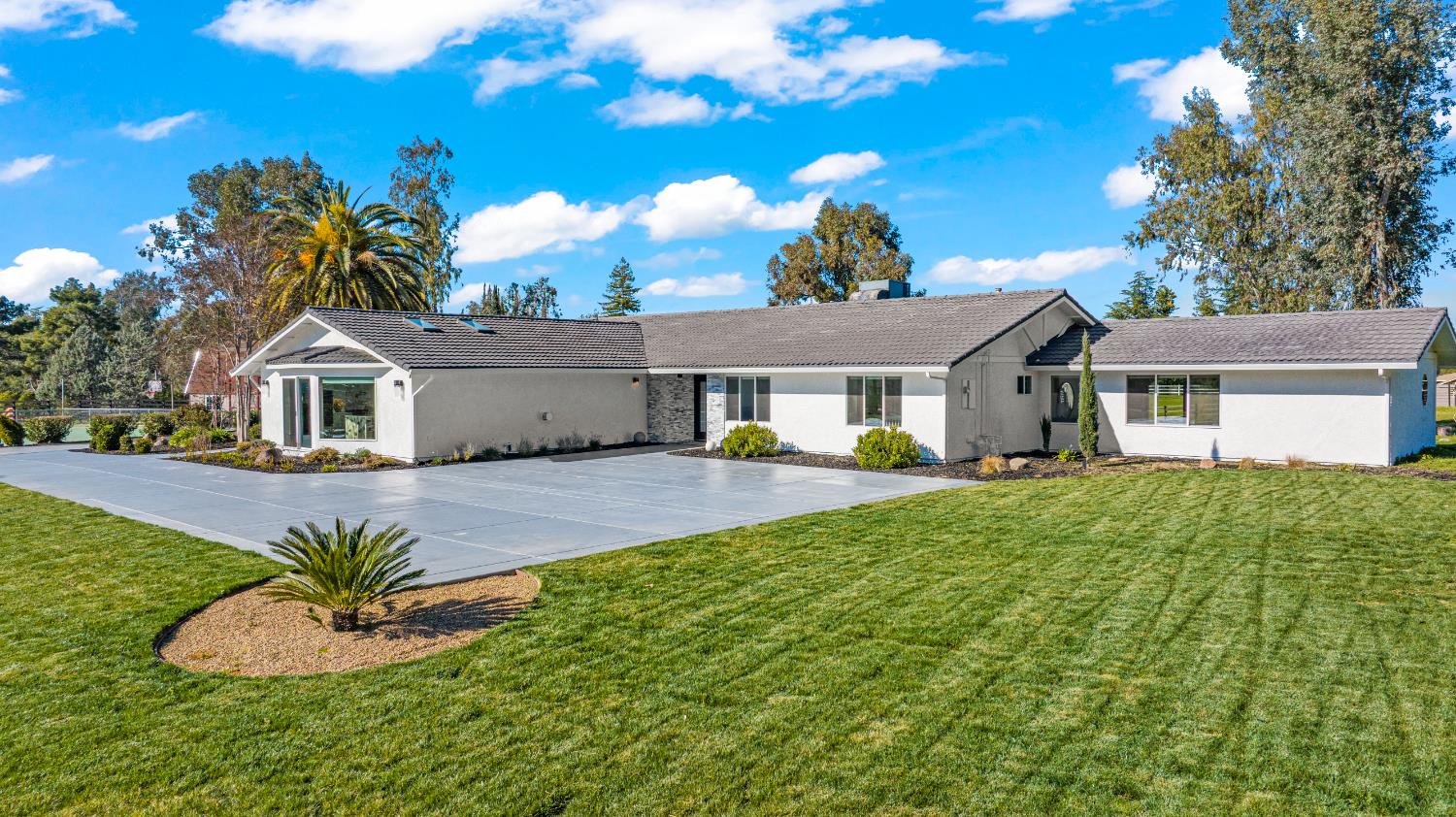 Detail Gallery Image 4 of 94 For 6615 Arabian Cir, Granite Bay,  CA 95746 - 5 Beds | 3 Baths