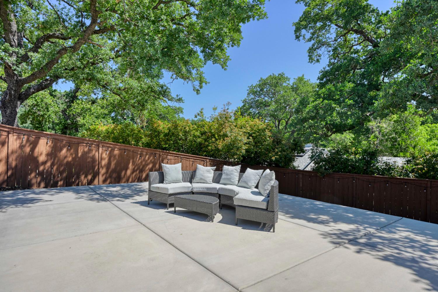 Detail Gallery Image 40 of 43 For 927 Greeley Ct, Cameron Park,  CA 95682 - 4 Beds | 3/1 Baths
