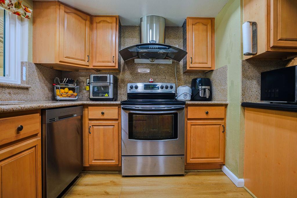 Delores Drive, Union City, California image 9