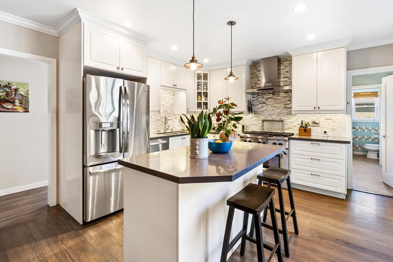 Detail Gallery Image 11 of 42 For 1621 Vallejo Way, Sacramento,  CA 95818 - 3 Beds | 2/1 Baths