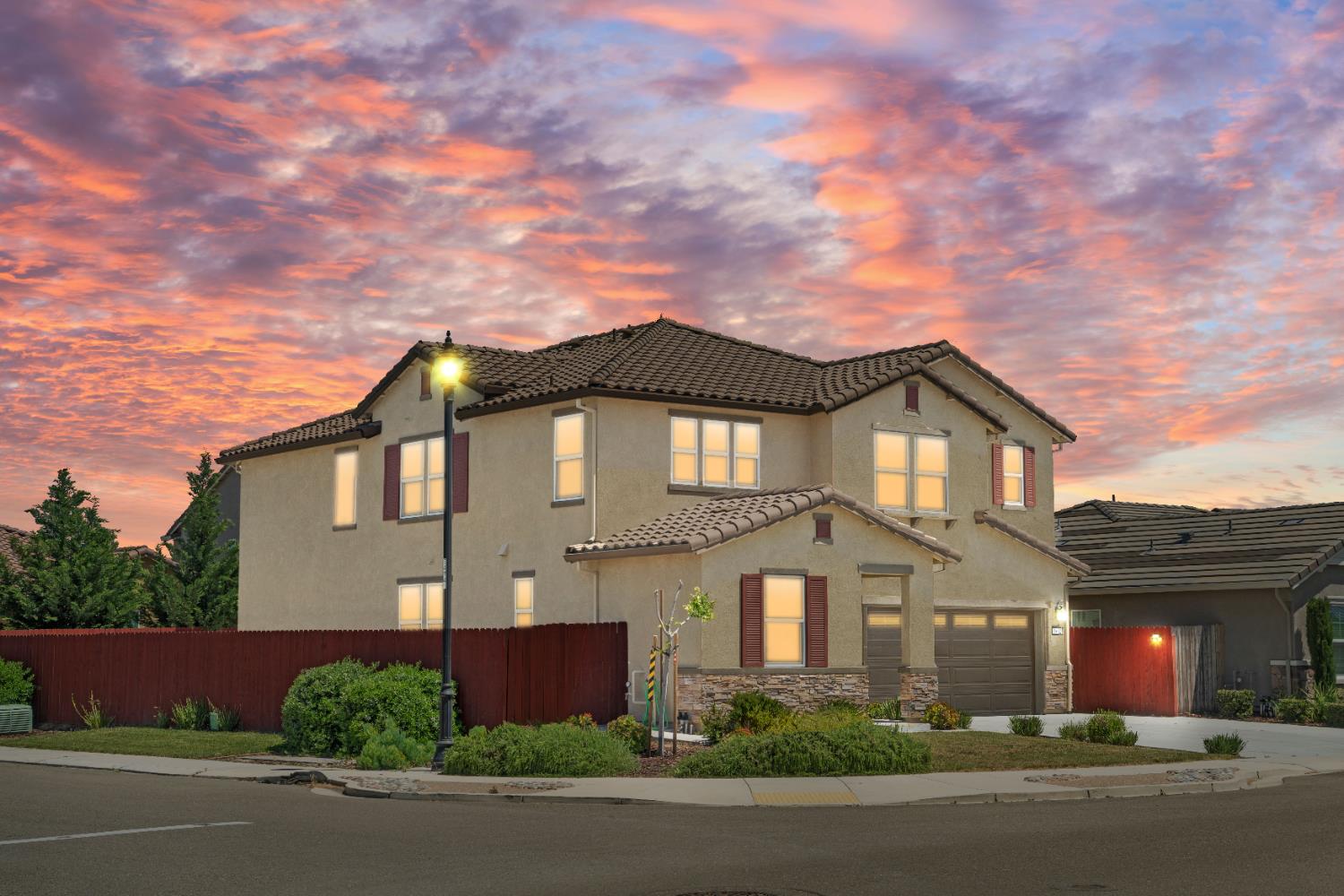 Detail Gallery Image 6 of 52 For 1602 Oleander Ave, Manteca,  CA 95337 - 5 Beds | 3 Baths