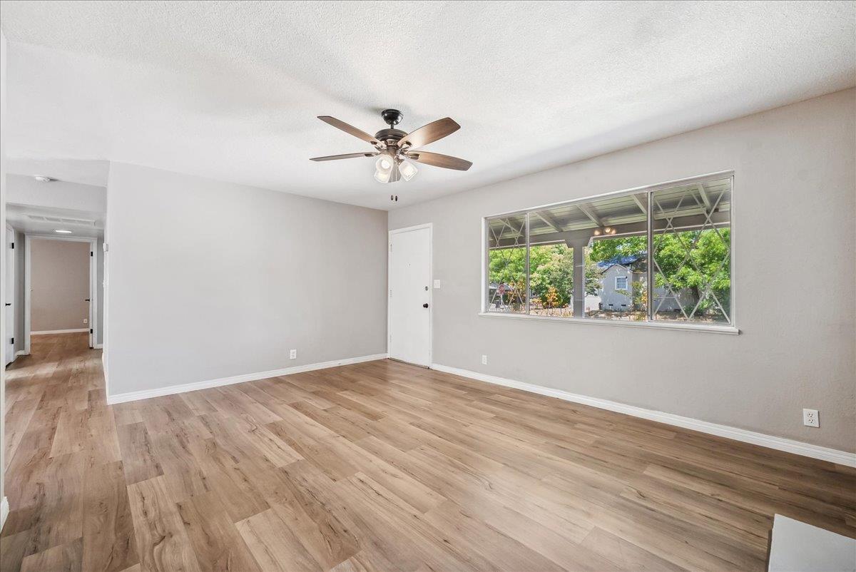 Detail Gallery Image 8 of 36 For 817 Oakland Ave, Roseville,  CA 95678 - 3 Beds | 1/1 Baths