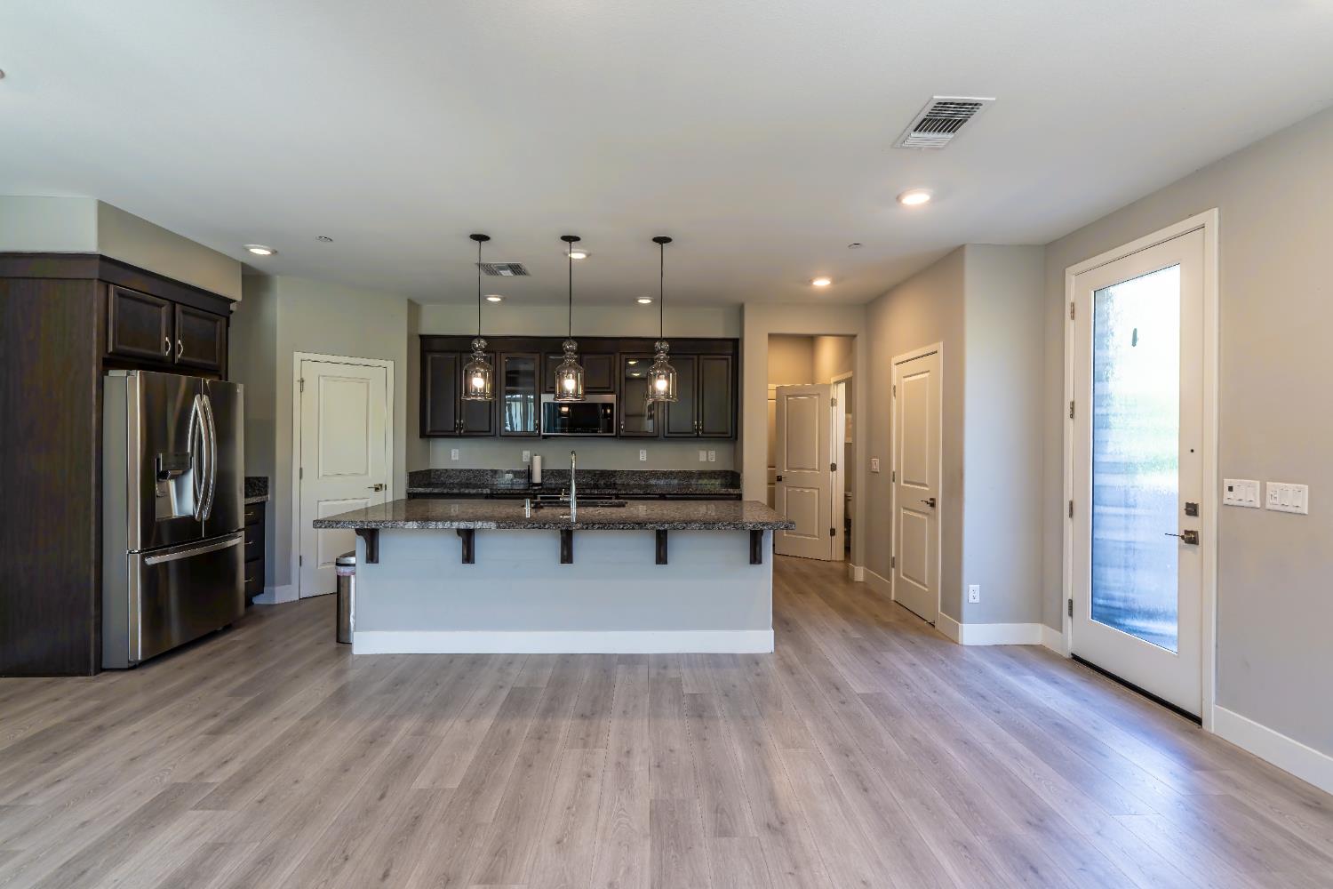 Detail Gallery Image 6 of 41 For 3080 Seaspray Walk, Sacramento,  CA 95833 - 3 Beds | 2/1 Baths