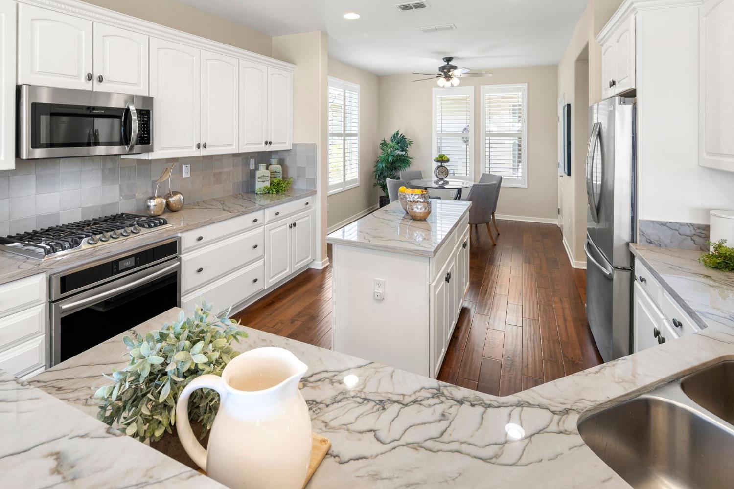 Detail Gallery Image 15 of 58 For 1137 Lasso Lake Ln, Lincoln,  CA 95648 - 3 Beds | 3 Baths