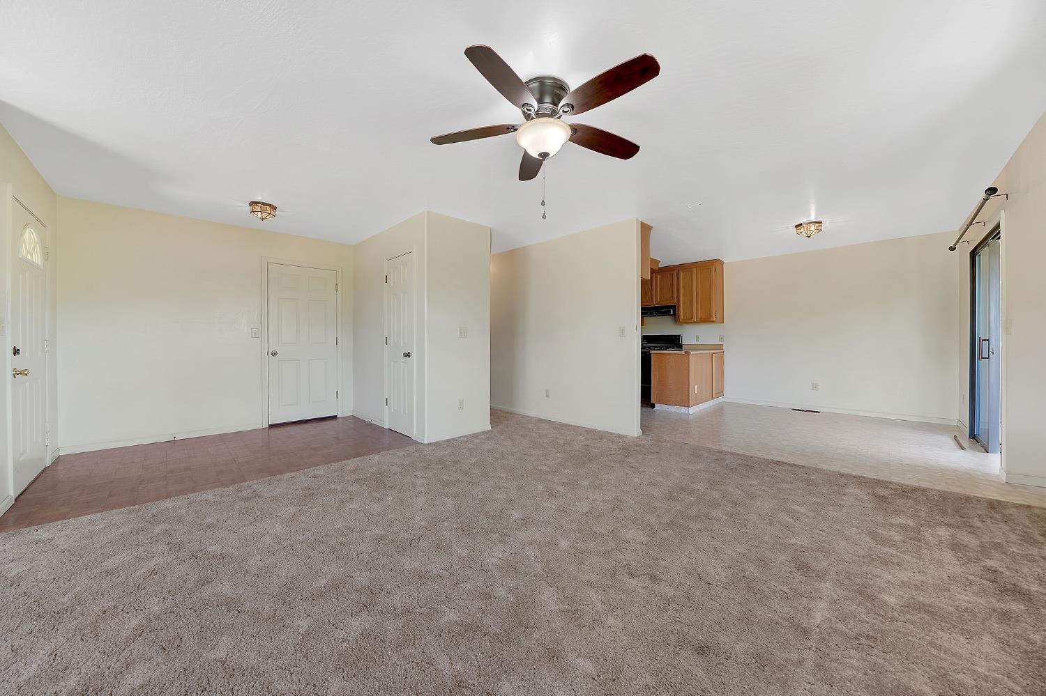 Detail Gallery Image 11 of 61 For 6816 Italian Vista Ct, Mokelumne Hill,  CA 95245 - 3 Beds | 2 Baths