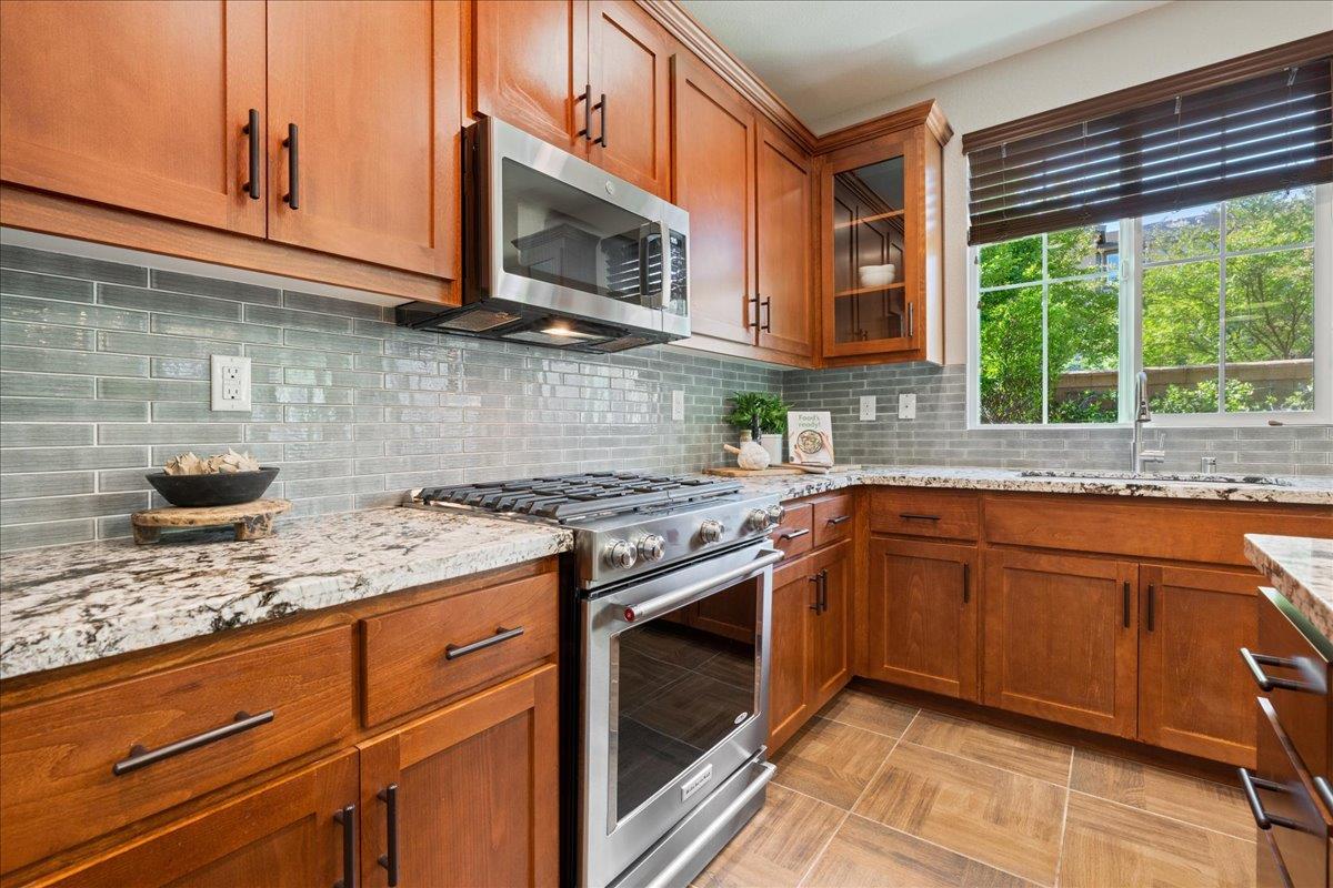Detail Gallery Image 20 of 54 For 1032 Oakbriar Cir, Roseville,  CA 95747 - 4 Beds | 3 Baths