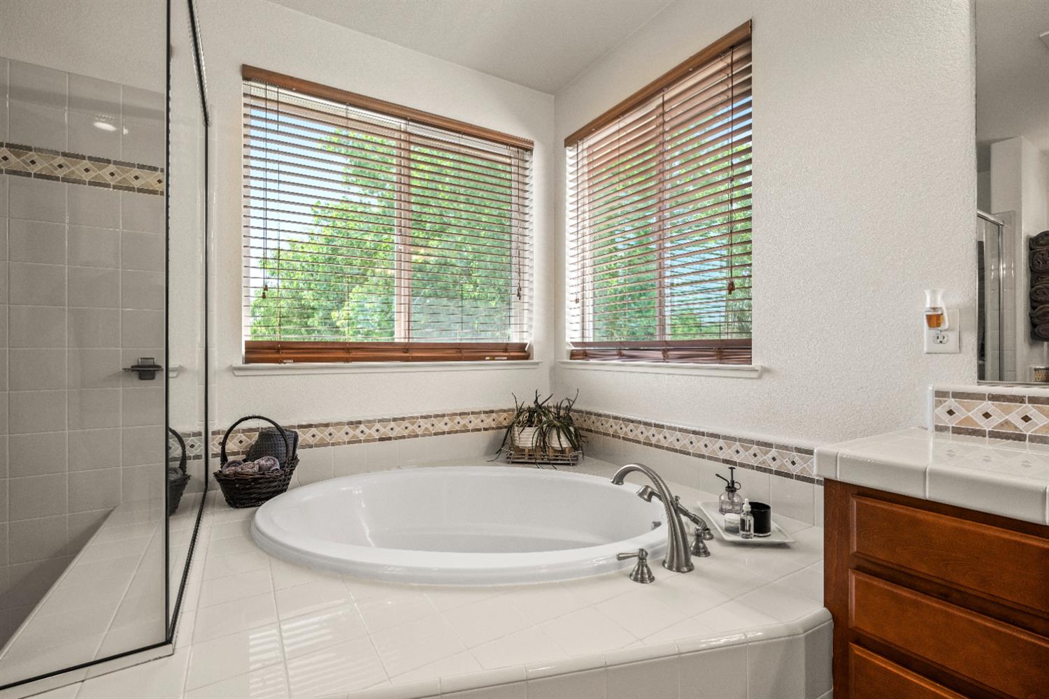 Detail Gallery Image 36 of 53 For 2100 Wyckford Blvd, Rocklin,  CA 95765 - 5 Beds | 4 Baths