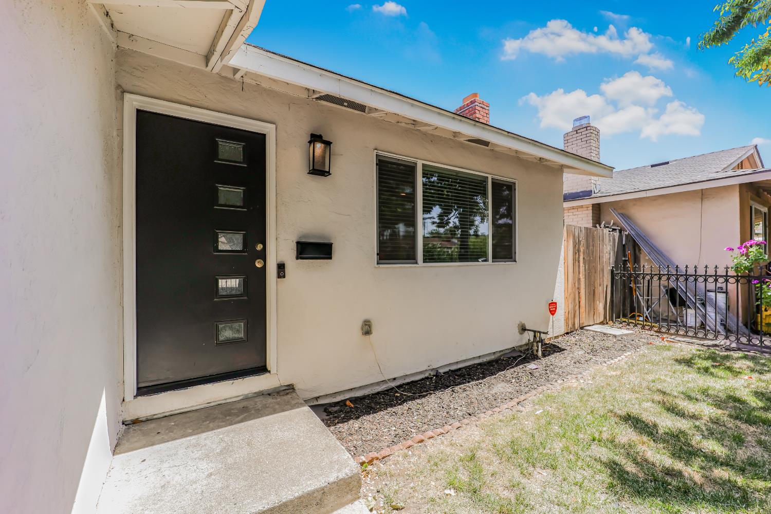 Detail Gallery Image 4 of 33 For 3498 Pitcairn Way, San Jose,  CA 95111 - 3 Beds | 2 Baths