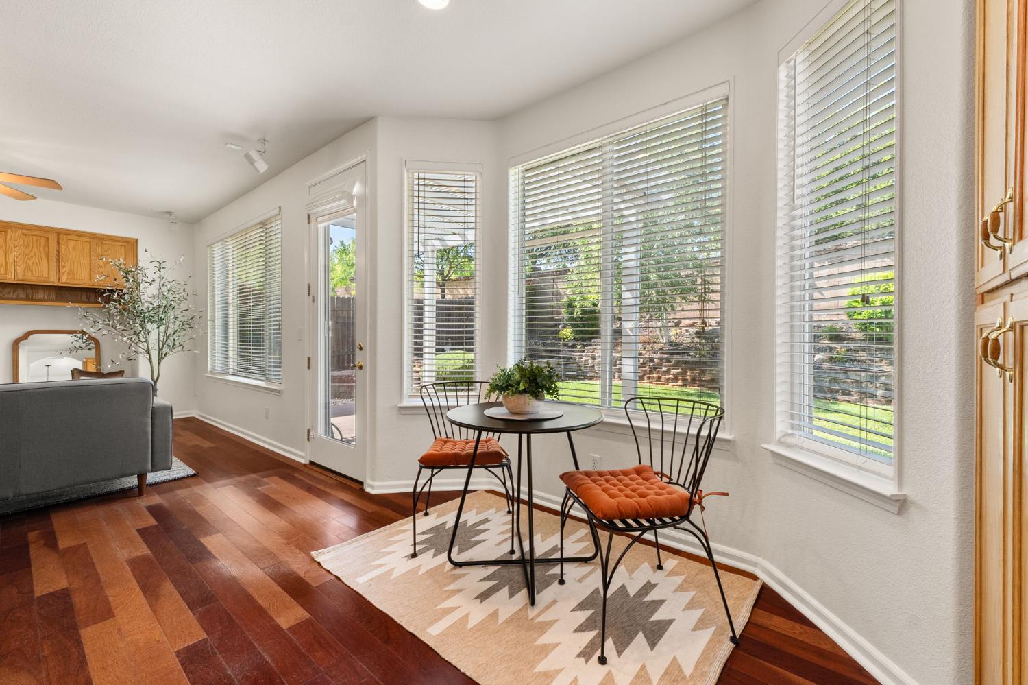 Detail Gallery Image 22 of 53 For 1889 Broadford Dr, Folsom,  CA 95630 - 4 Beds | 3 Baths