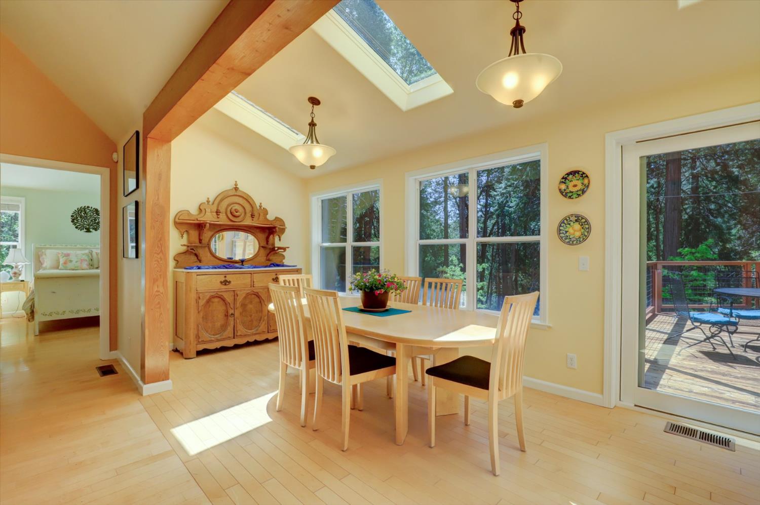 Detail Gallery Image 17 of 99 For 13459 Bass Trail, Grass Valley,  CA 95945 - 4 Beds | 3 Baths