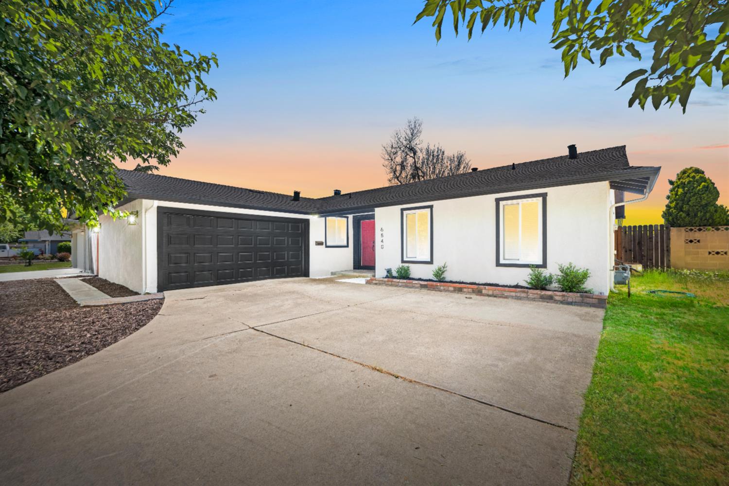 Detail Gallery Image 1 of 33 For 6840 Kettering Cir, Fair Oaks,  CA 95628 - 3 Beds | 2 Baths