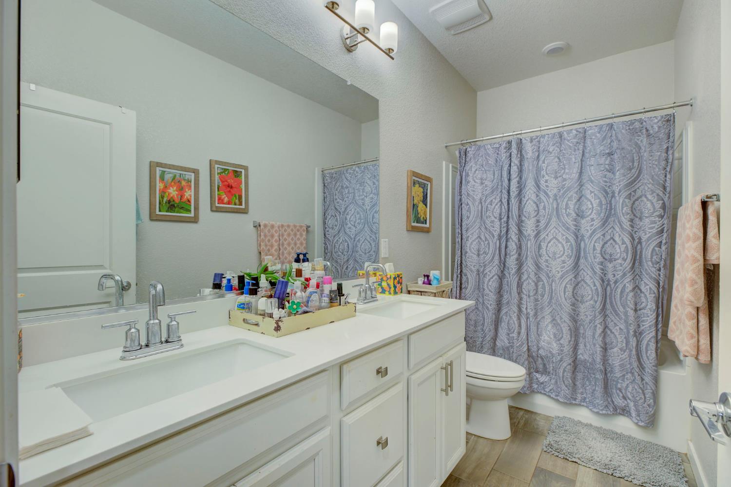 Detail Gallery Image 15 of 27 For 8755 Summer Sun Way, Elk Grove,  CA 95624 - 4 Beds | 3 Baths